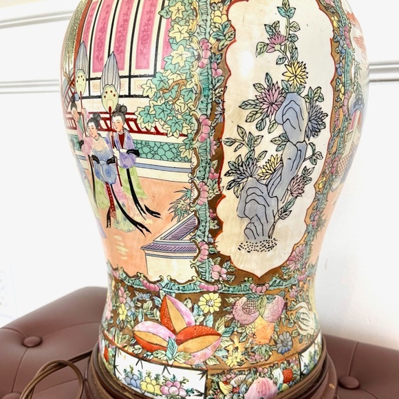 Antique Chinese Famille Rose Medallion Canton Lamp - Picture 4 of 8